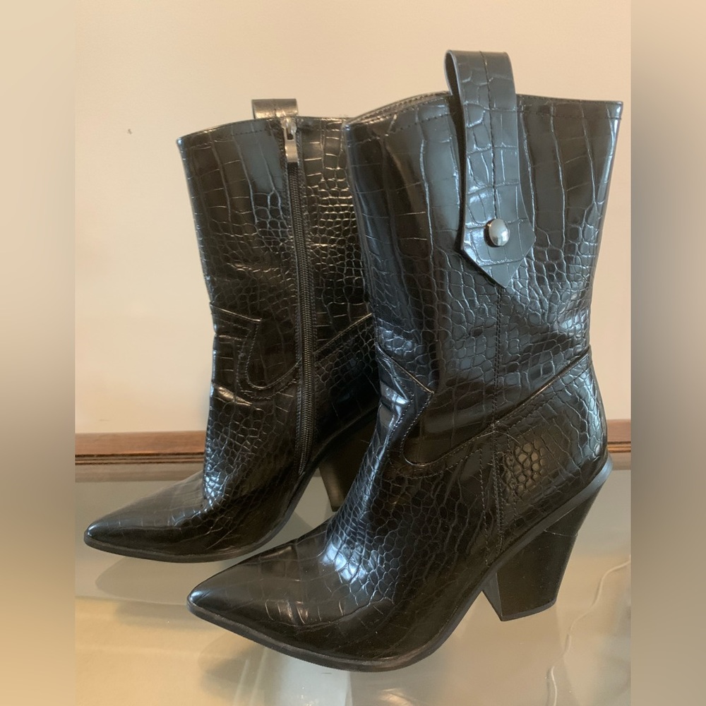 Faux Crocodile Pointed Toe Mid Calf Ankle Booties Boots
